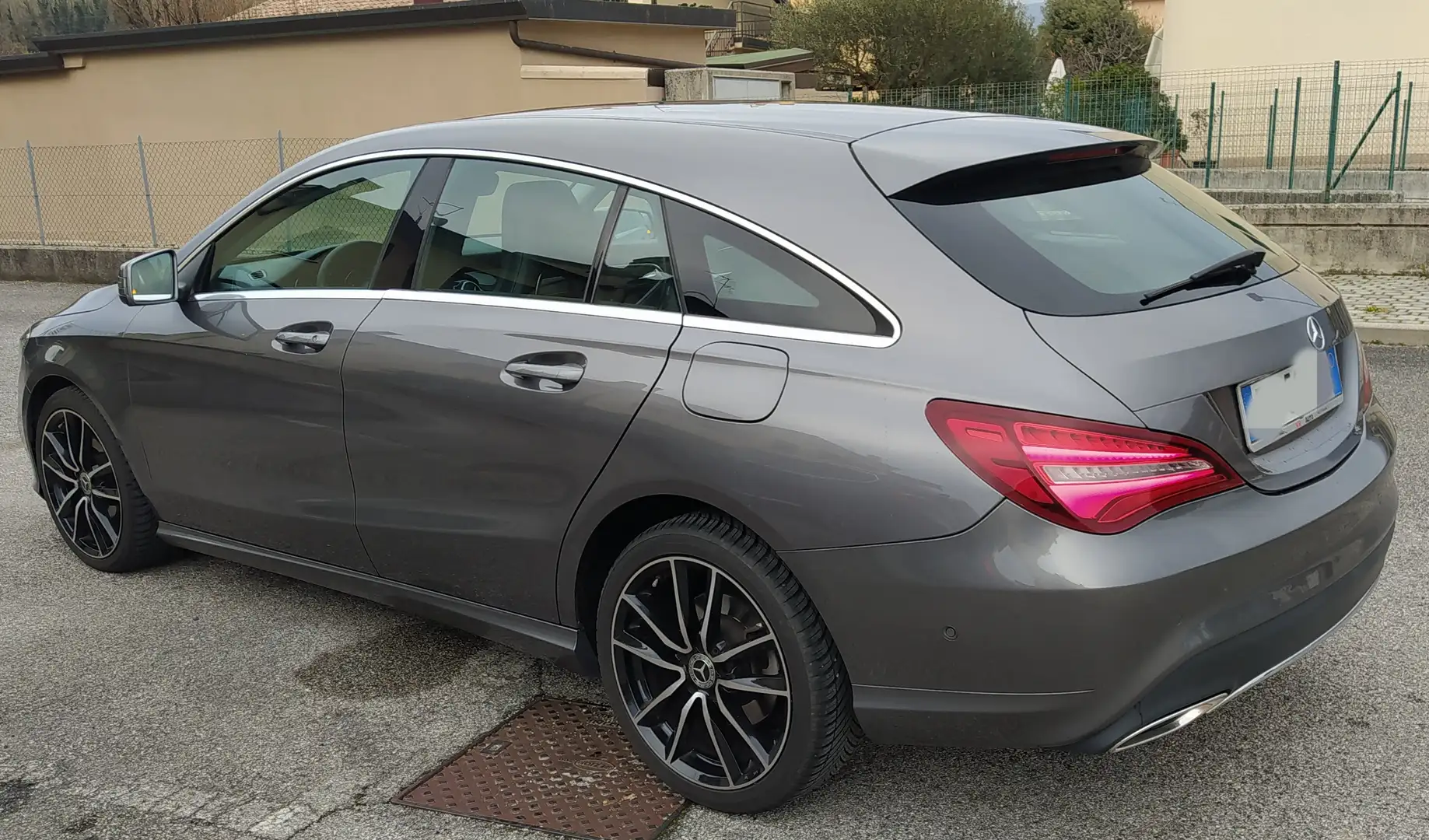 Mercedes-Benz CLA 180 CLA Shooting Brake X117 Grigio - 2