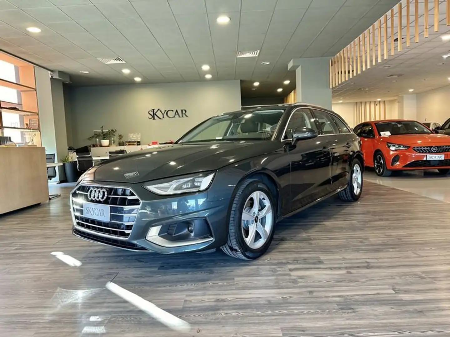 Audi A4 Avant 30 TDI/136 CV S tronic Business Advanced Grigio - 1