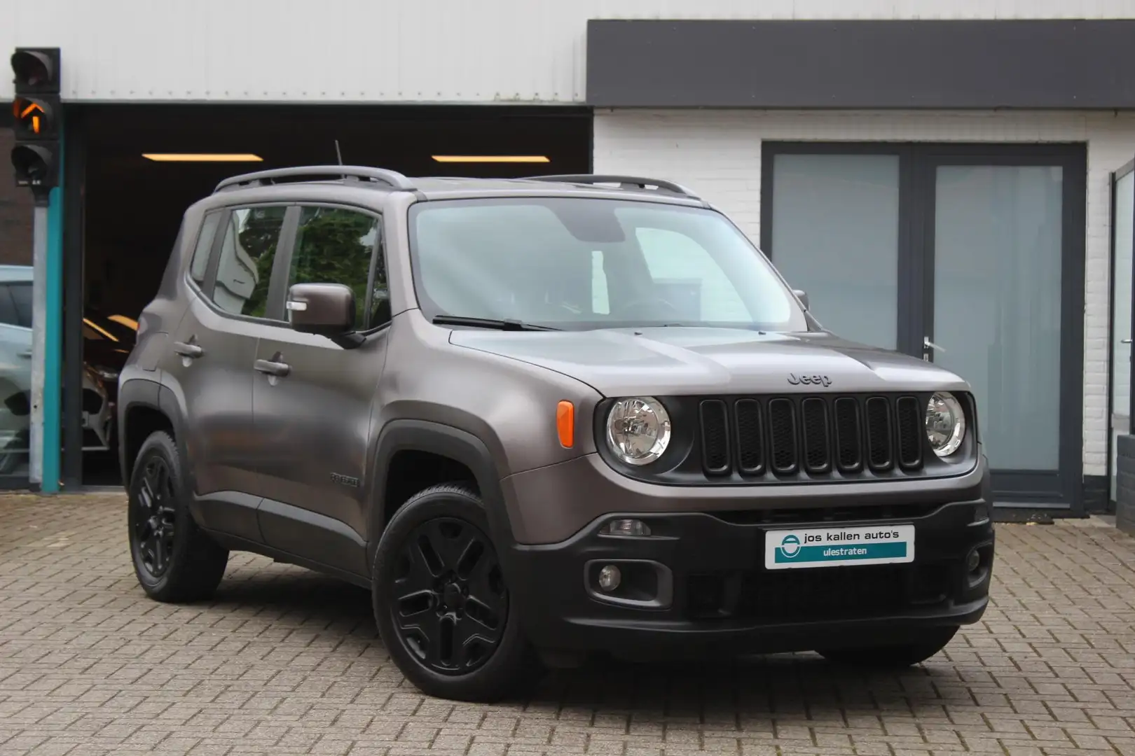 Jeep Renegade 1.4 MultiAir Night Eagle Matt Lak, Navigatie, Airc - 1