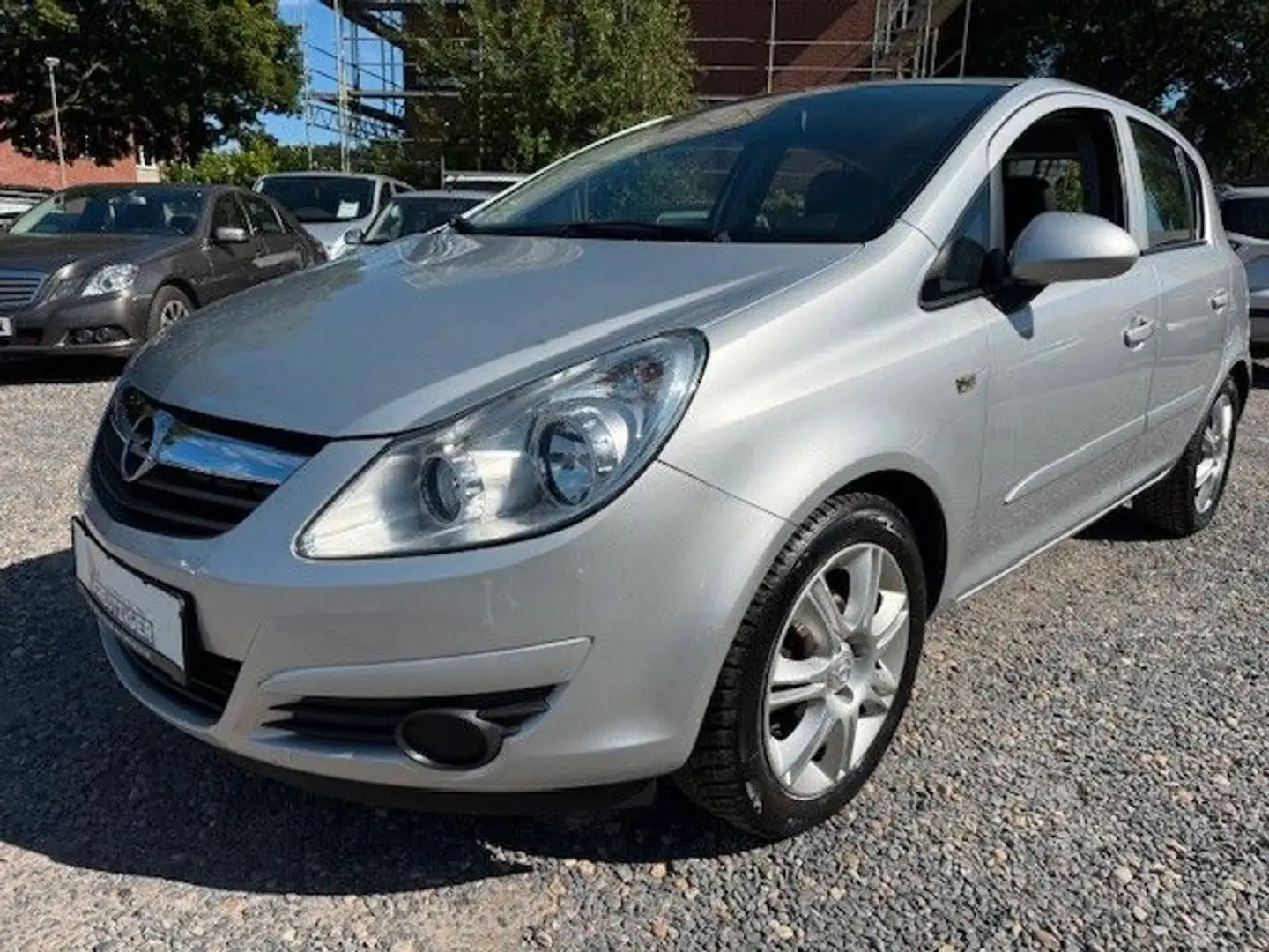 Opel Corsa D Edition Automatik --TÜV NEU-- Silber - 1