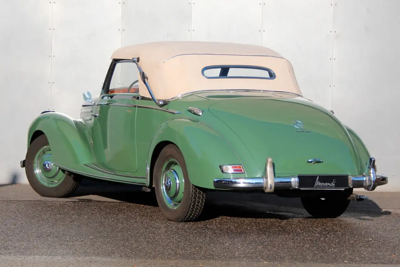Mercedes-Benz 220 A W 187, gewölbte Frontscheibe+Amaturenbrett, foto 11