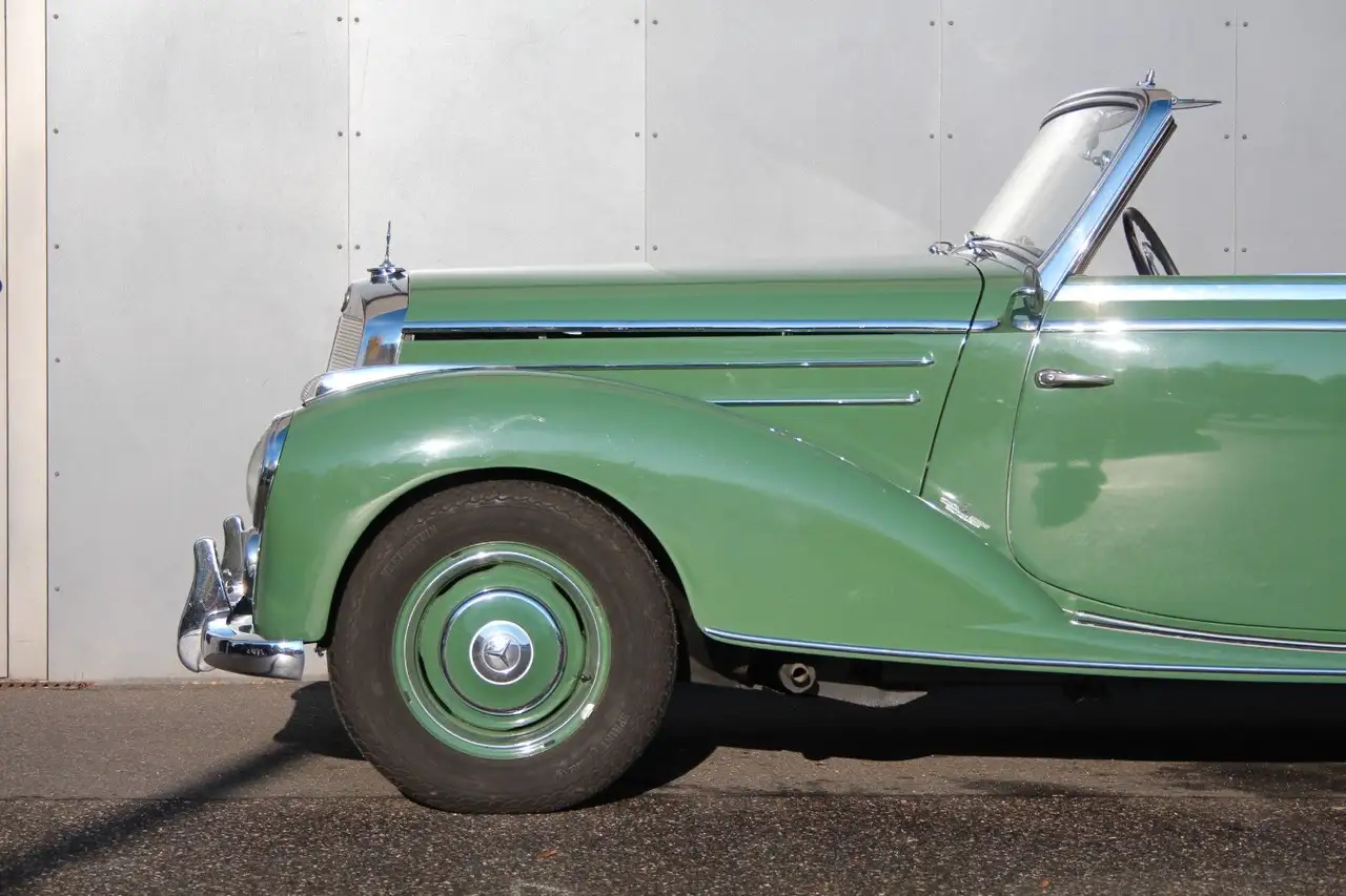 Mercedes-Benz 220 A W 187, gewölbte Frontscheibe+Amaturenbrett, foto 12