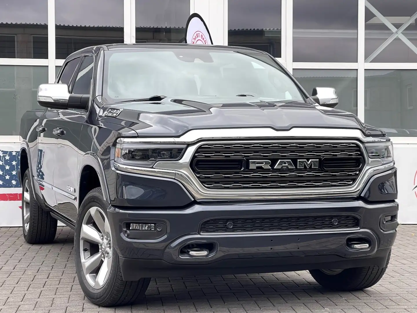 Dodge RAM 1500 Limited Luft 4x4 360° 12´ E-Steps Prins Gris - 1
