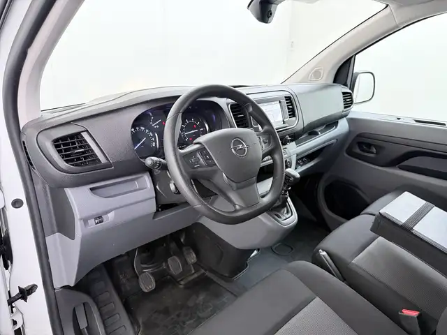 Opel Vivaro view 3