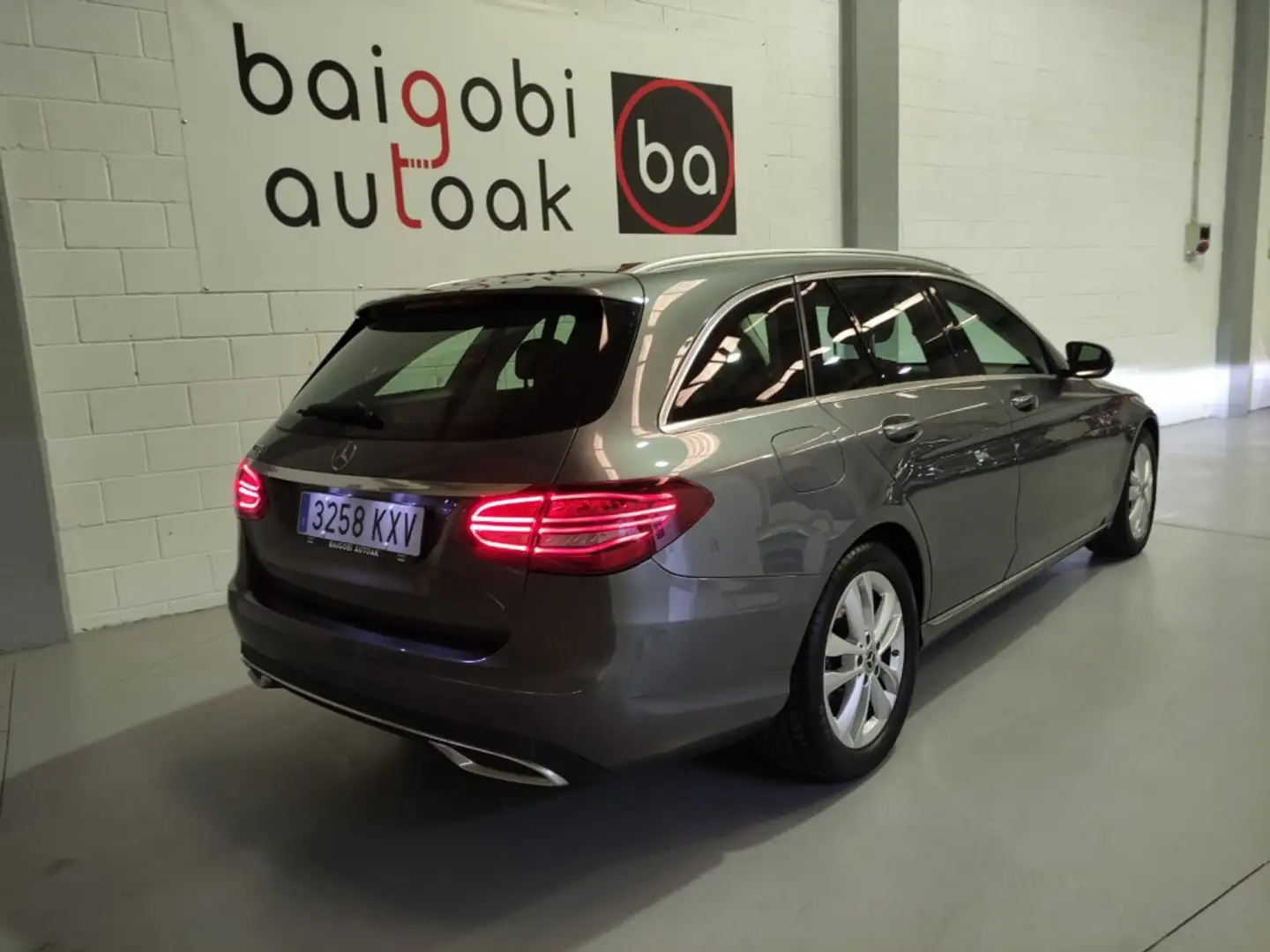 Mercedes-Benz MERCEDES-BENZ Clase C Estate Familiar  Automático Gri - 2