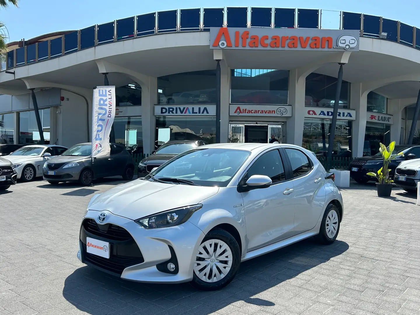 Toyota Yaris Yaris 1.5h Active Argento - 1