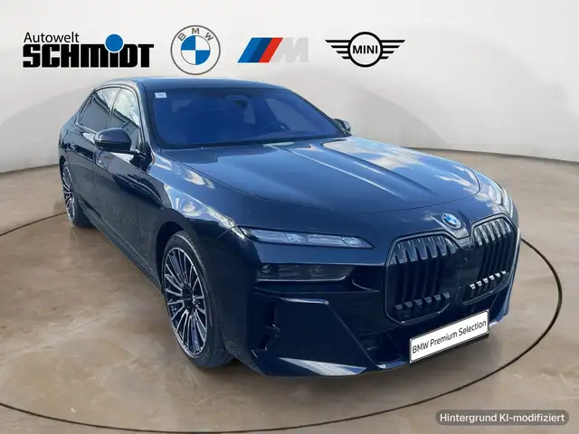 BMW 7 Series view 8