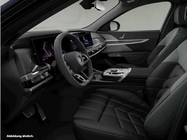 BMW 7 Series view 3