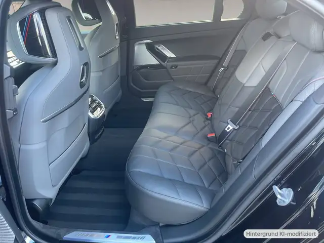 BMW 7 Series view 11