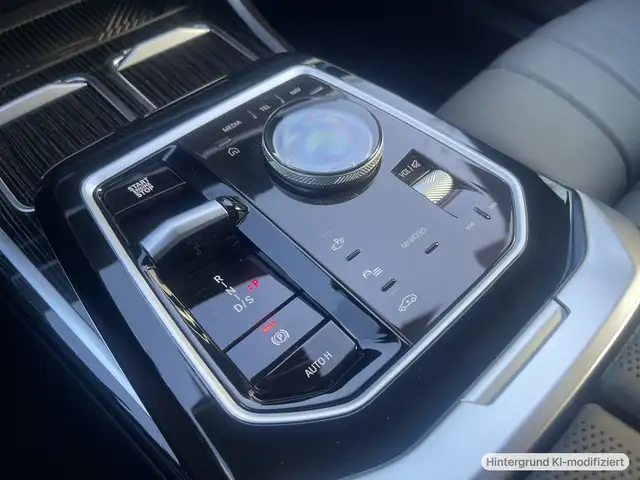 BMW 7 Series view 12