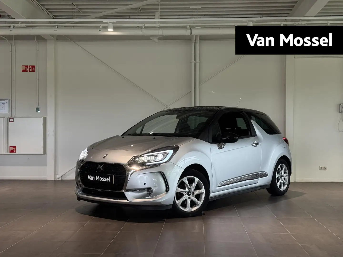 DS Automobiles DS 3 110PK Connected Chic - AUTOMAAT - KEURIG ONDERHOUD Gris - 1