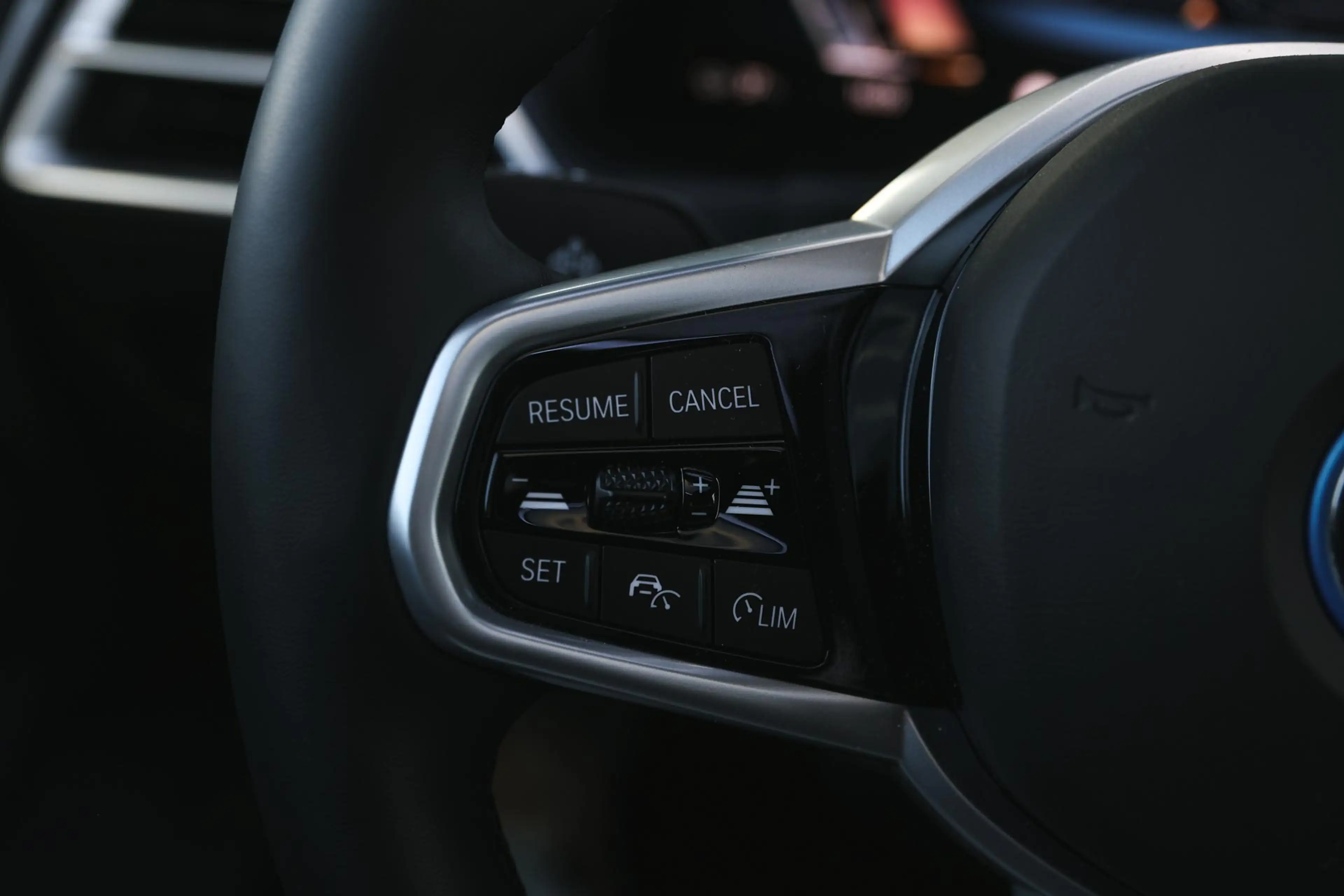 BMW i4 eDrive35 M Sport / Schuif-kanteldak / Adaptieve LE — photo 11