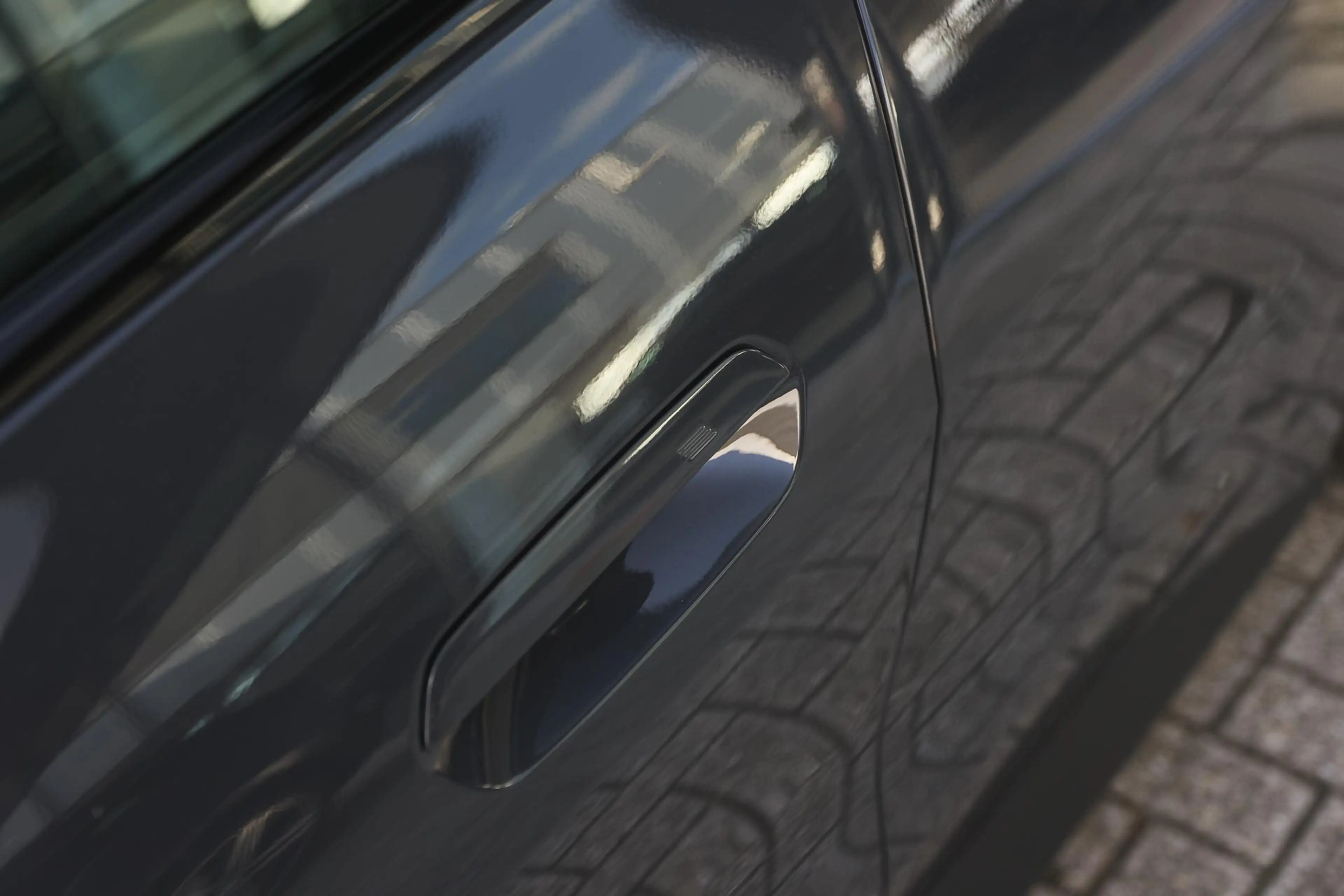 BMW i4 eDrive35 M Sport / Schuif-kanteldak / Adaptieve LE — photo 13