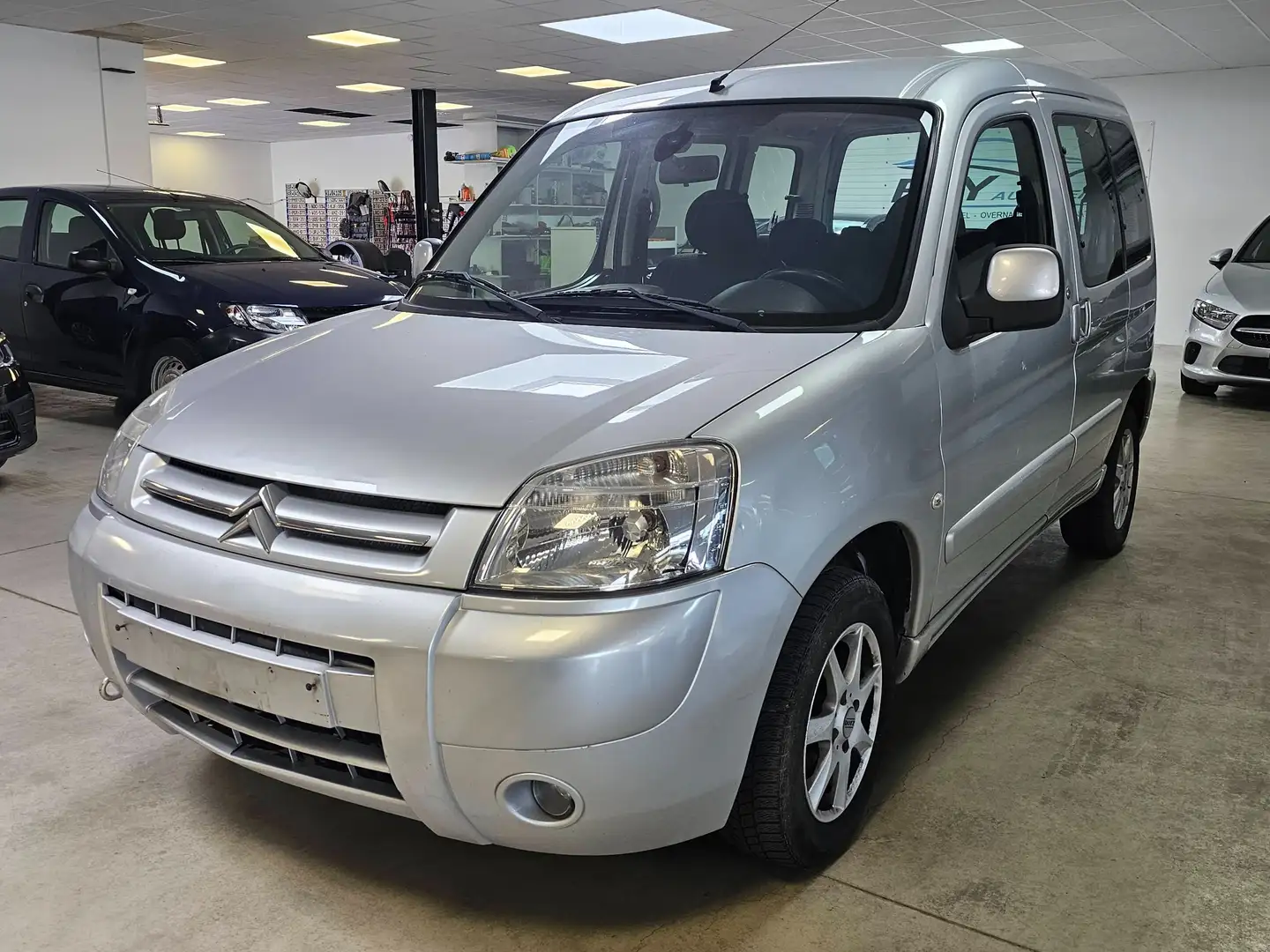 Citroen Berlingo 1.6 HDi Tentation Zonder keuring Gris - 1