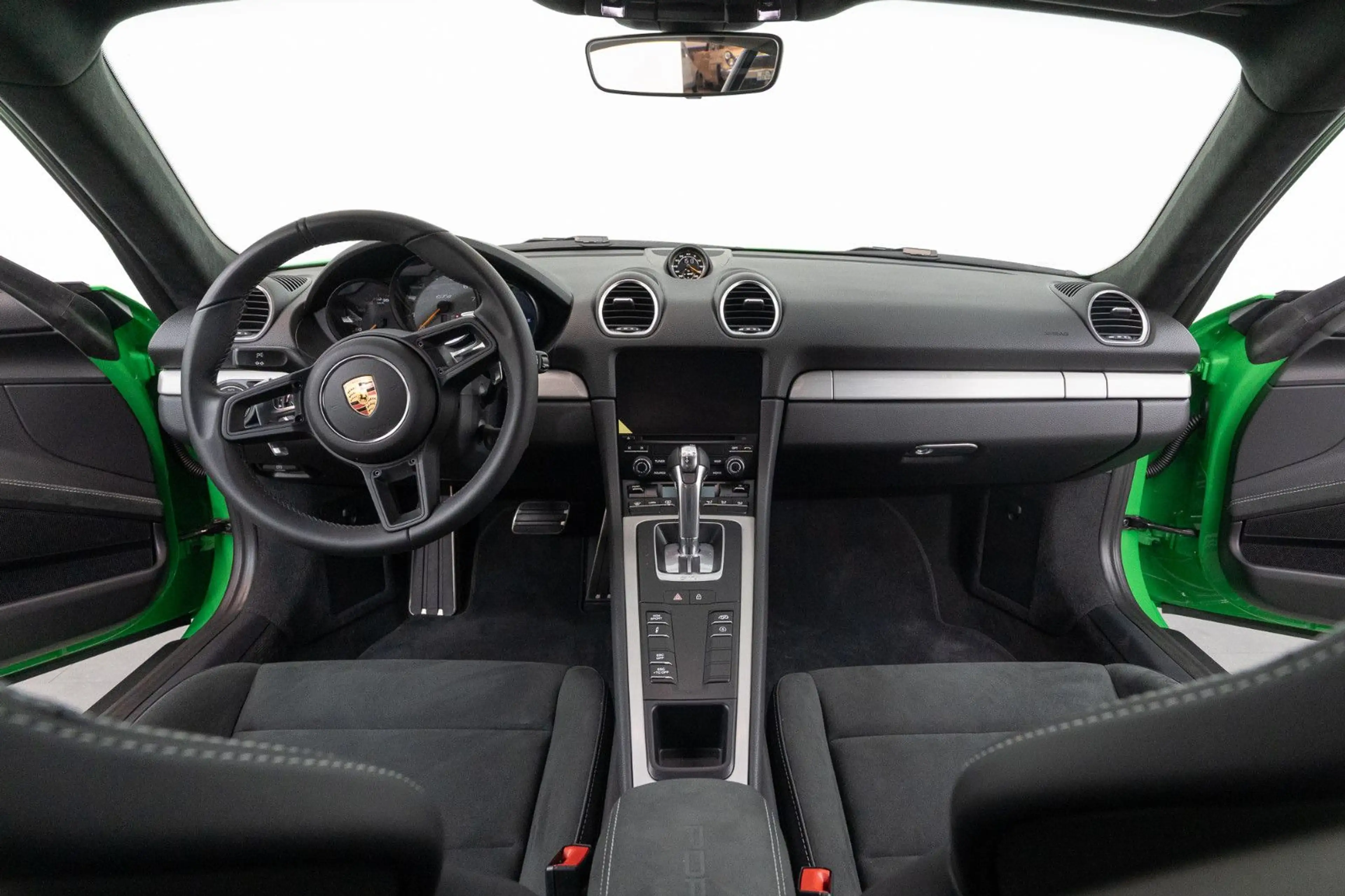 Porsche Cayman 718 Cayman GT4 — photo 12