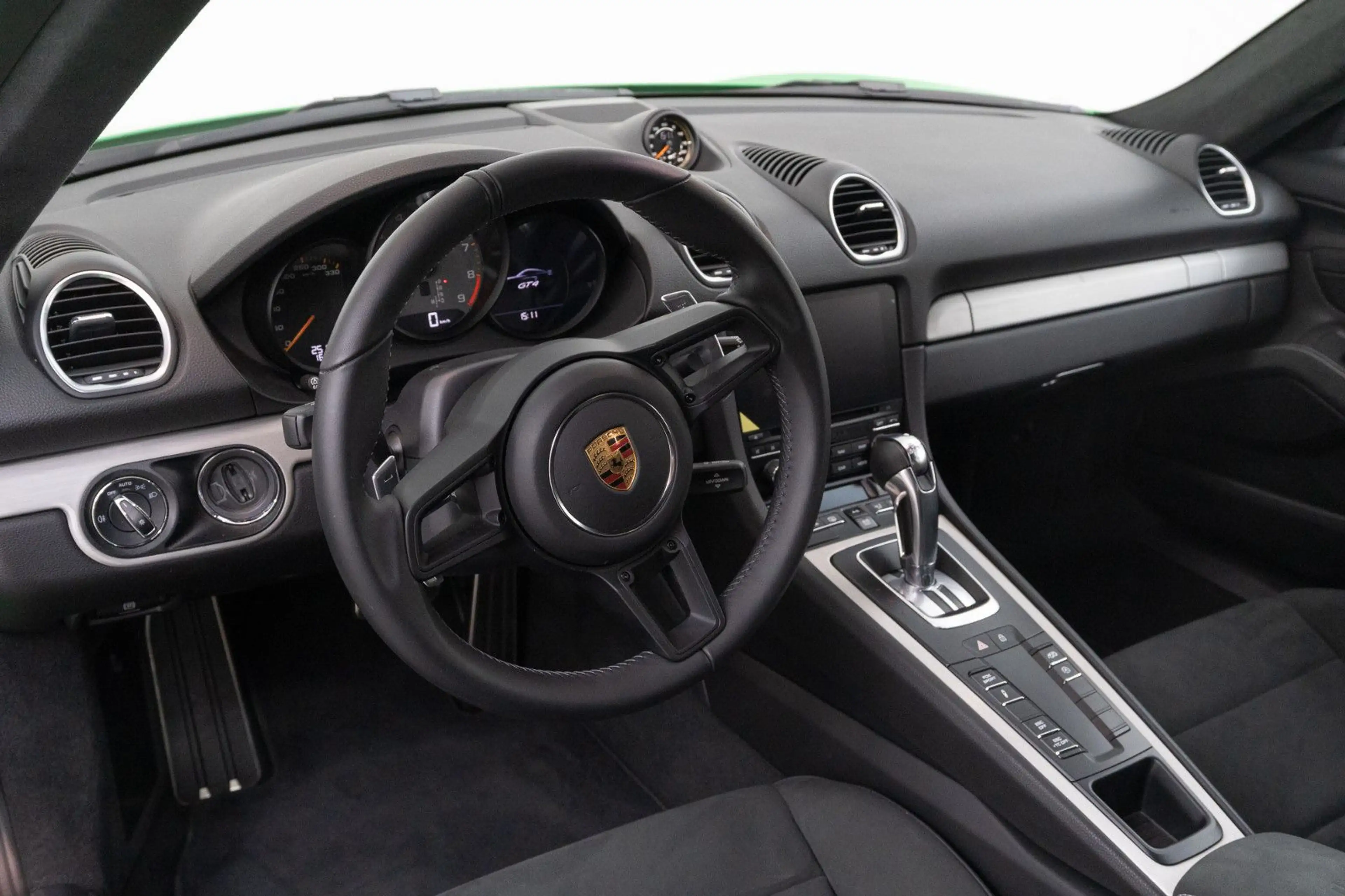 Porsche Cayman 718 Cayman GT4 — photo 10