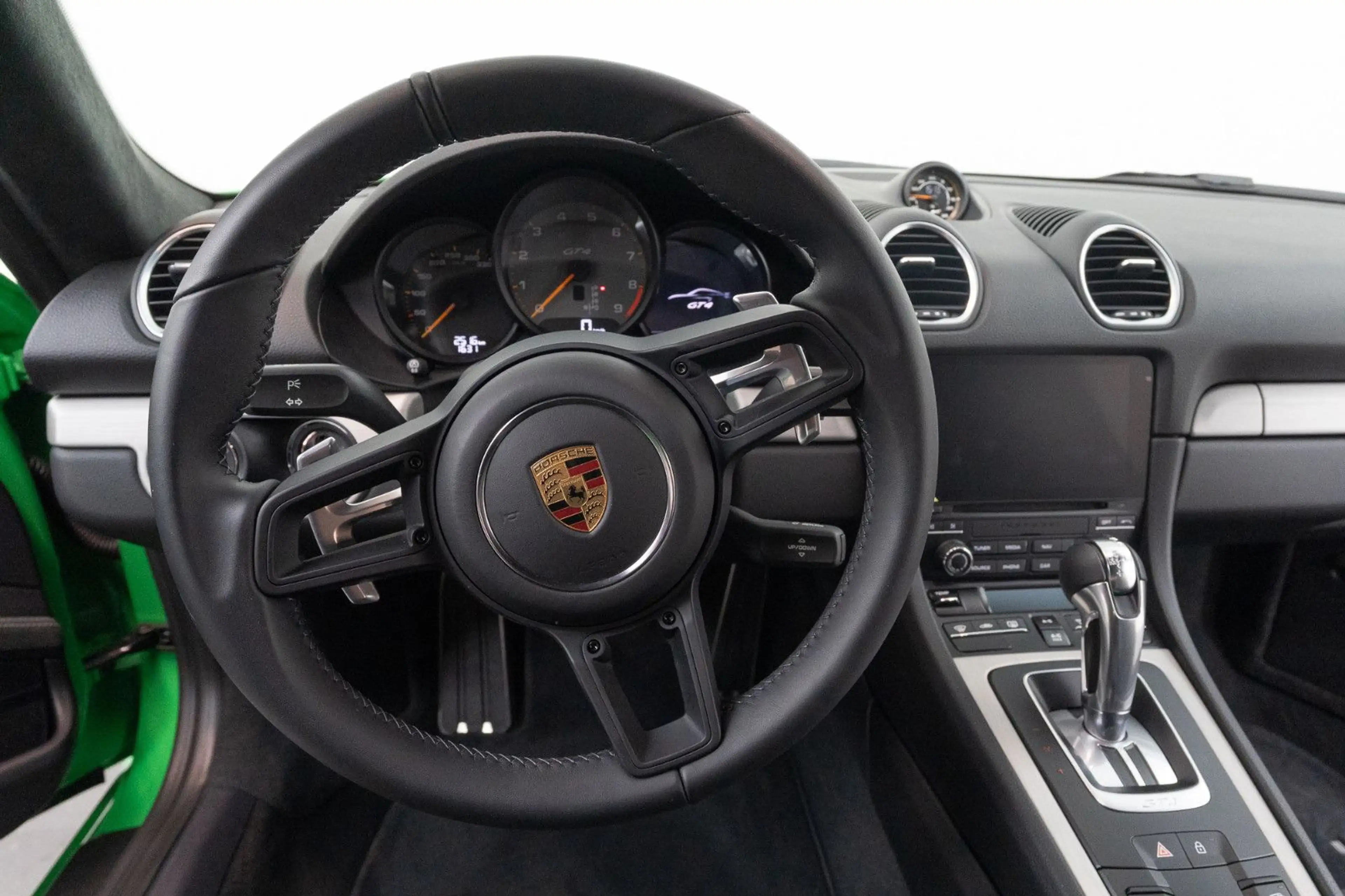 Porsche Cayman 718 Cayman GT4 — photo 13