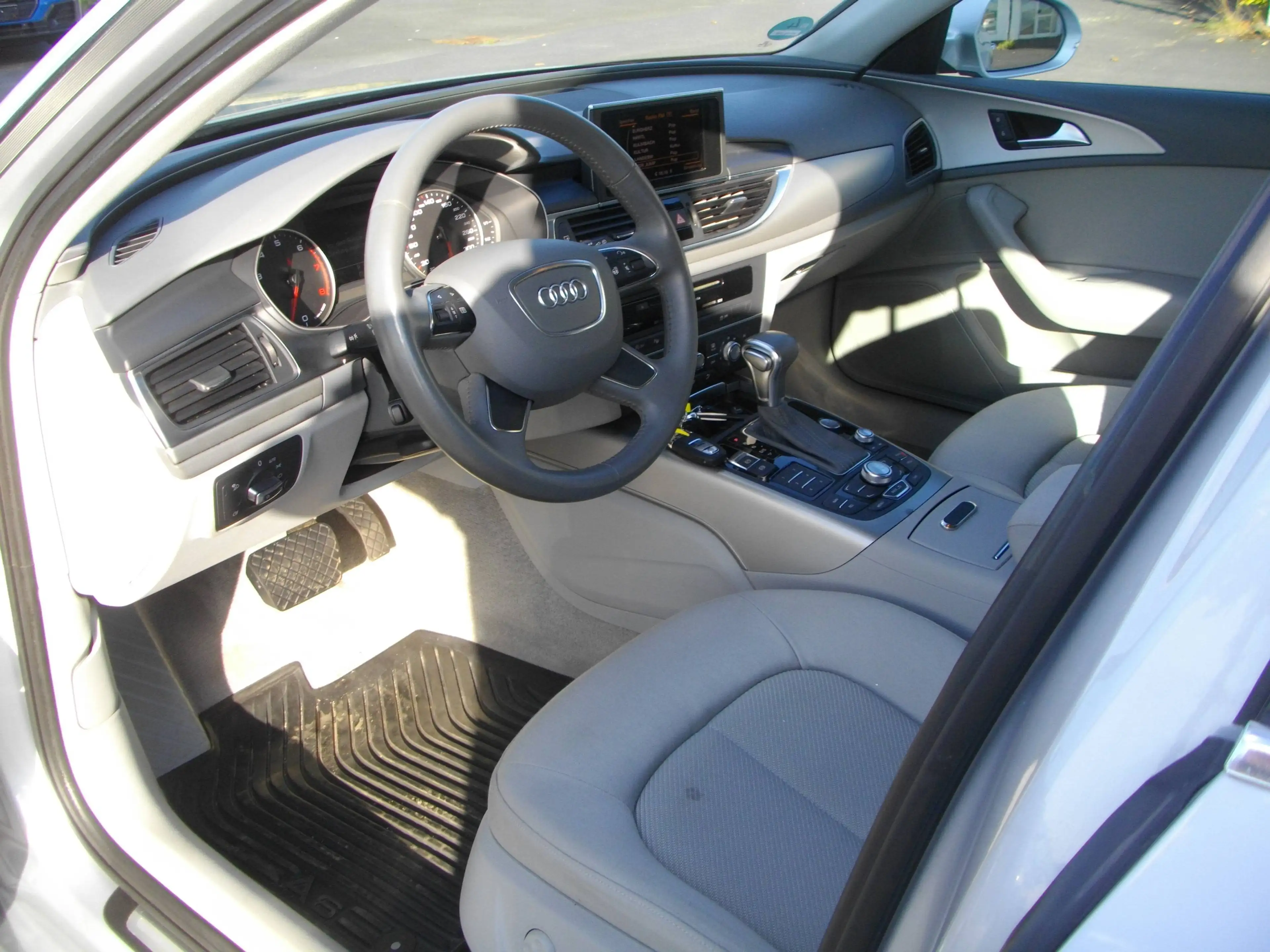 Audi A6 A6 Avant 2.8 FSI multitronic — photo 9