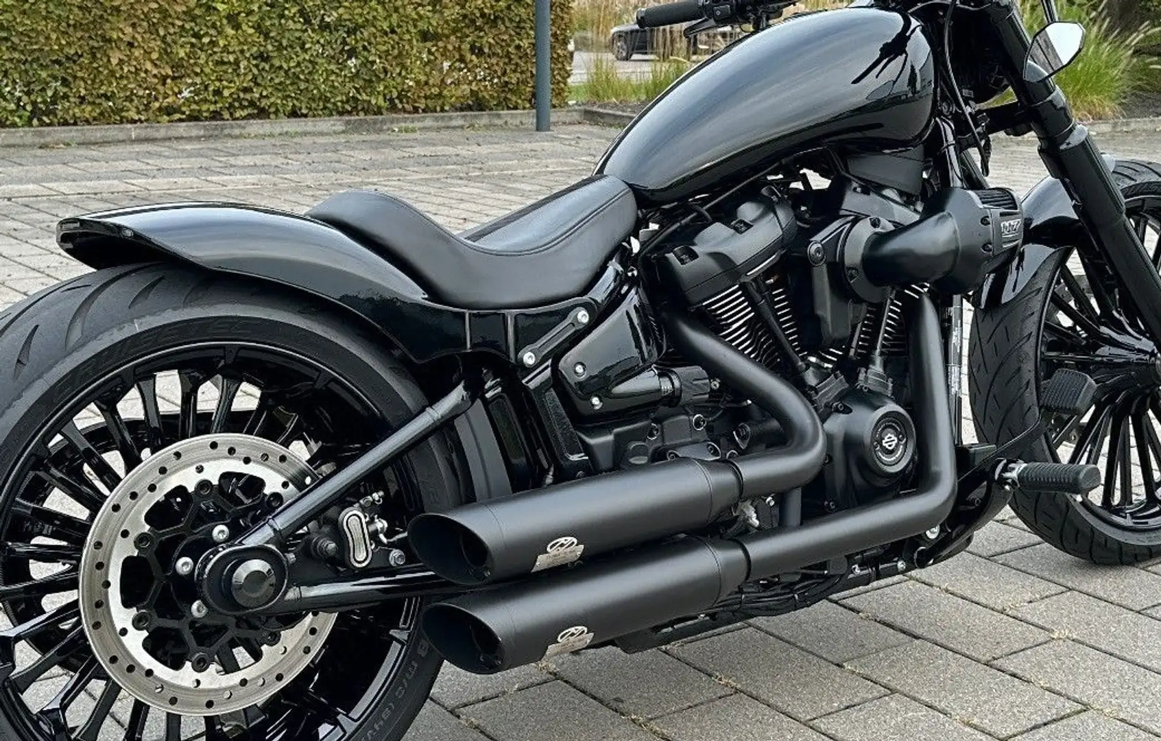 Harley-Davidson Breakout Černá - 1