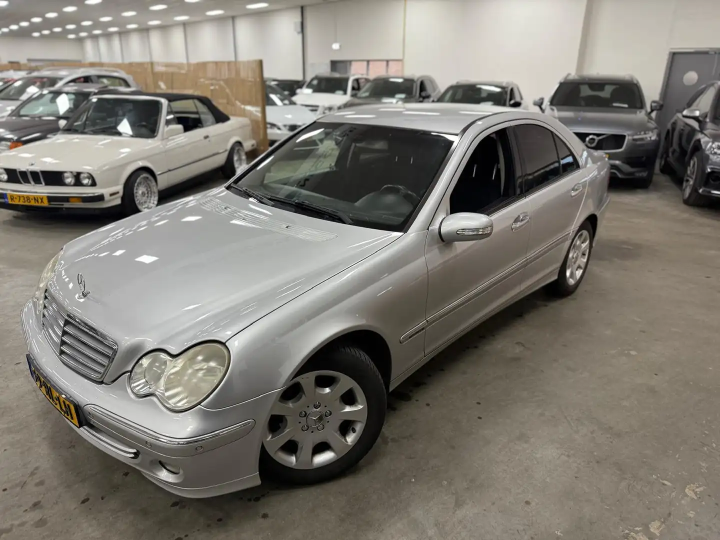 Mercedes-Benz C 200 K. Elegance / AUTOMAAT / RIJDT SCHAKELT GOED / NET Grijs - 2