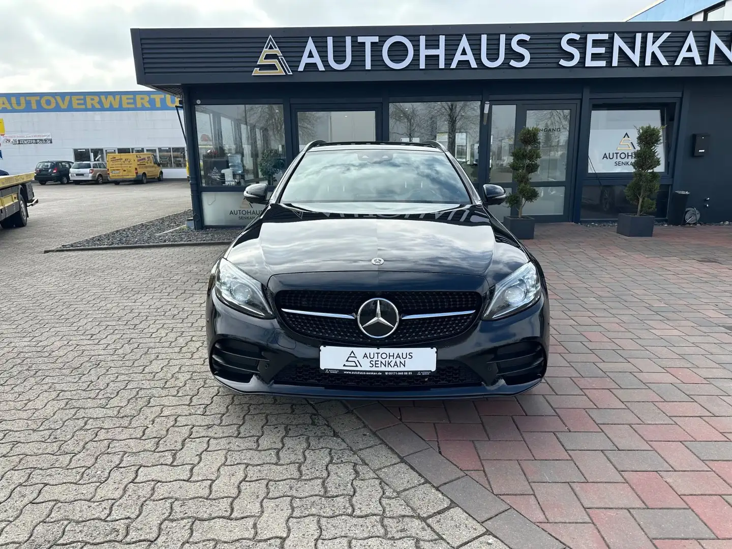 Mercedes-Benz C 300 e T AMG*Night Edition*PANO*BURMESTER*360°* Noir - 2