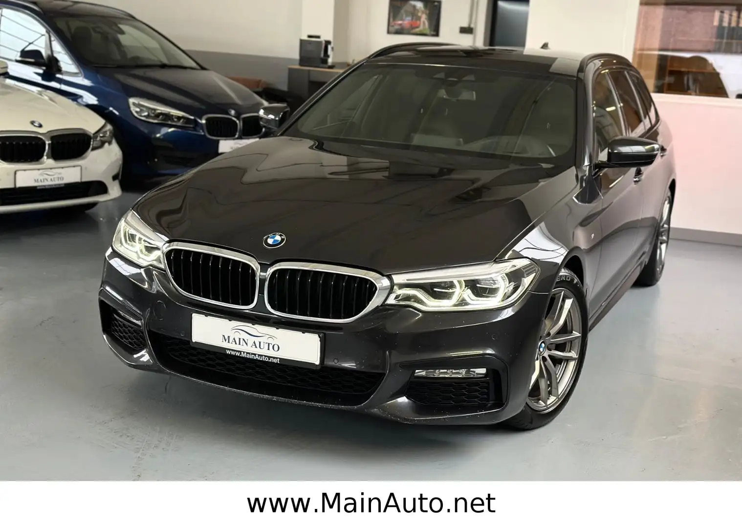 BMW 520 d M Sport/HUD/CAM/AHK/SPUR/HiFi/KeyGO/Leder Grau - 1