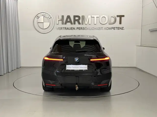 BMW iX xDrive50 *Sportpaket* Ansicht 4