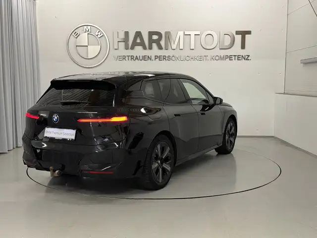 BMW iX xDrive50 *Sportpaket* Ansicht 5