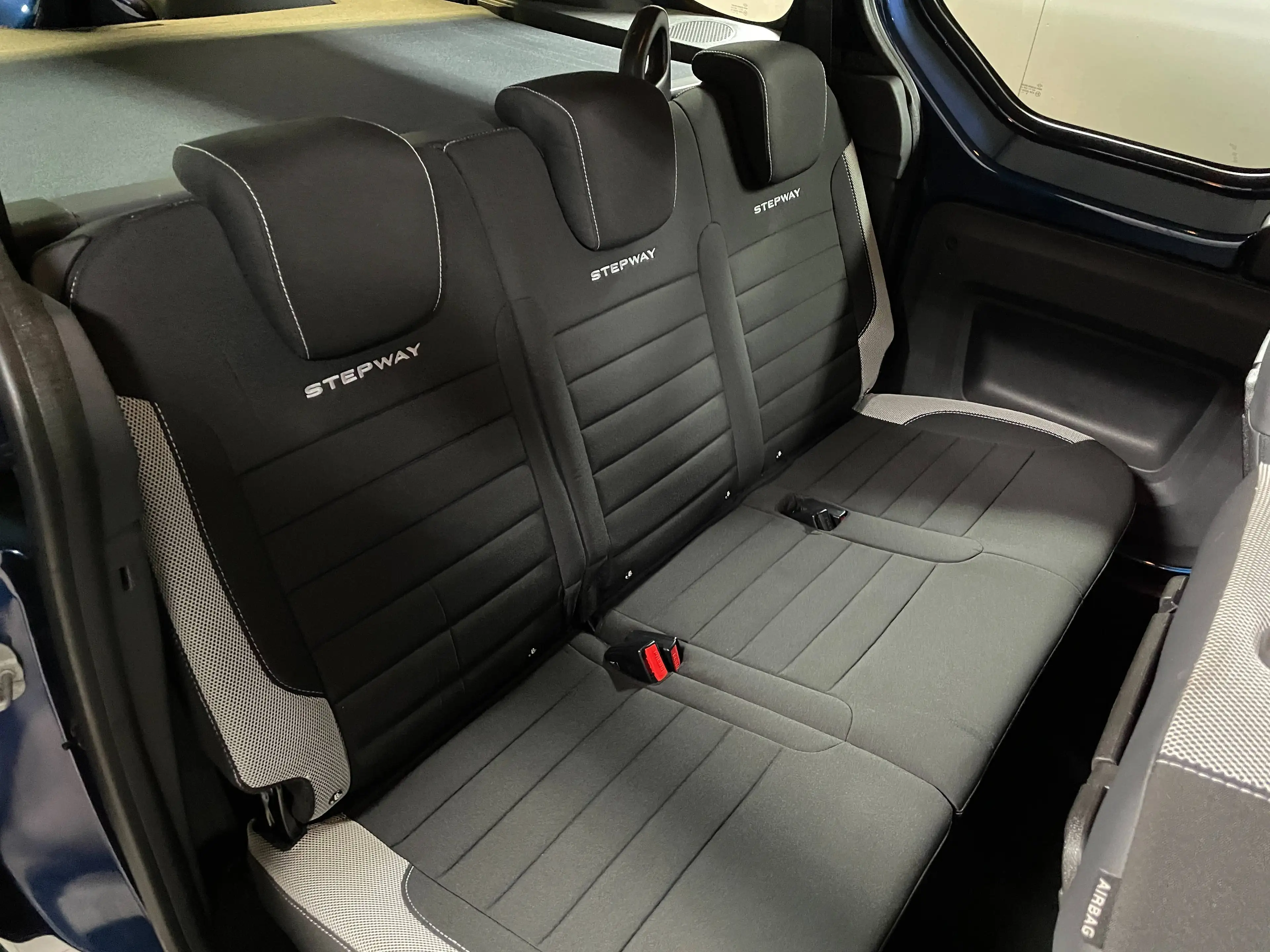 Dacia Dokker Stepway — photo 7