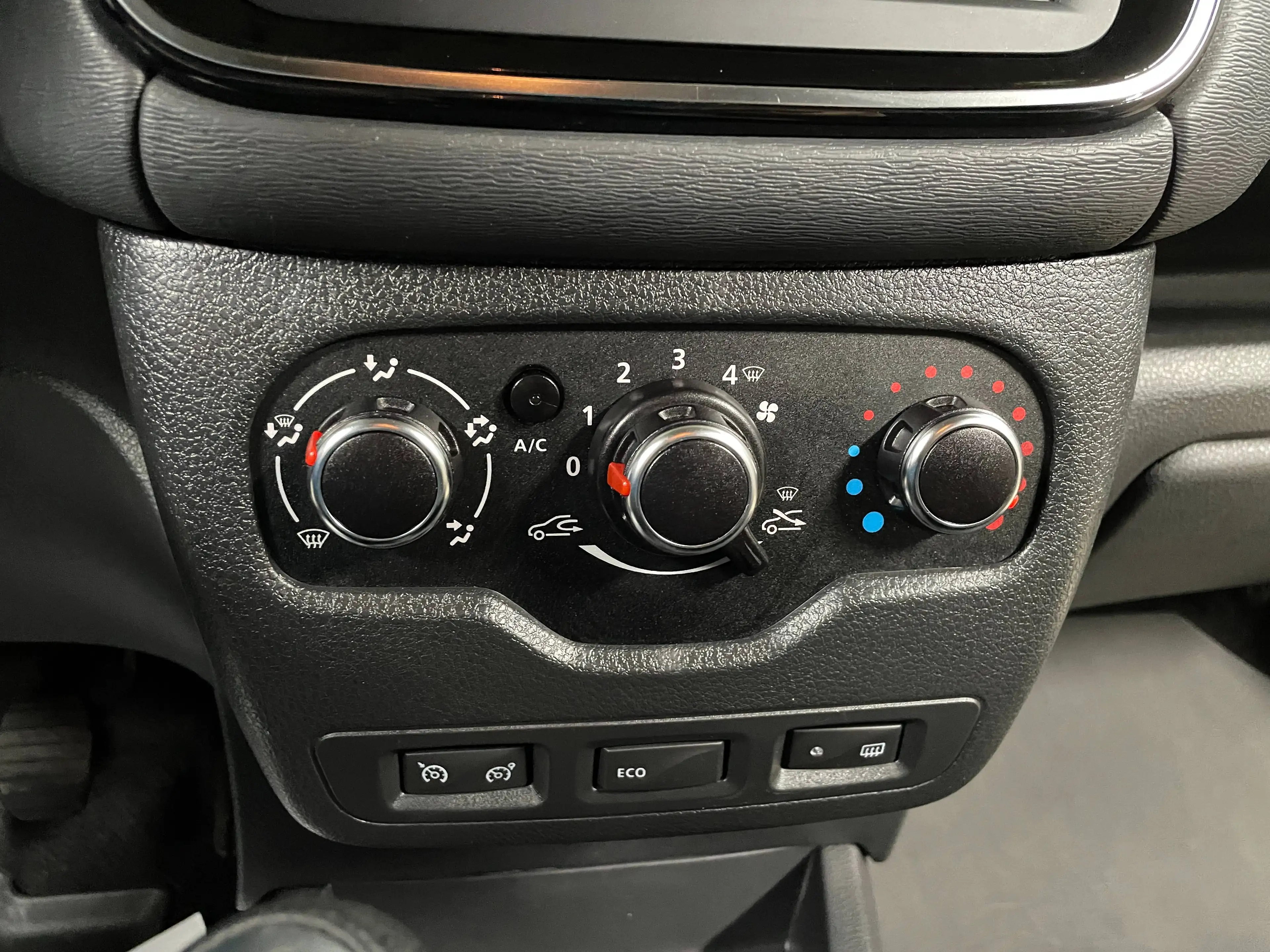 Dacia Dokker Stepway — photo 12