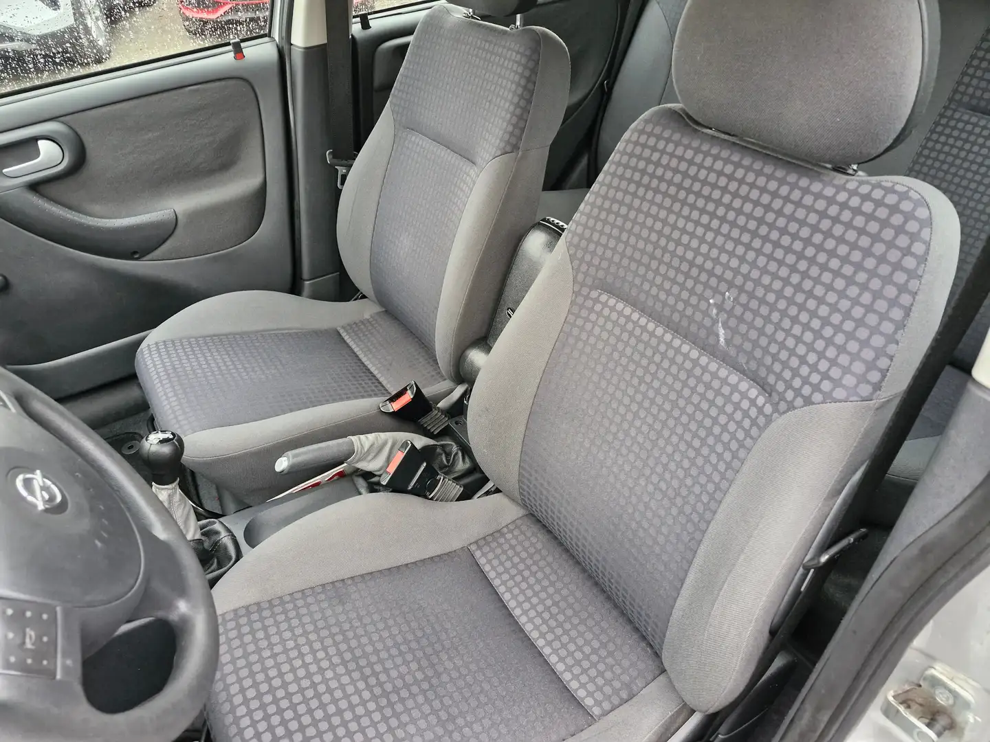 Opel Corsa Corsa 1.2 16V Njoy Silber - 2