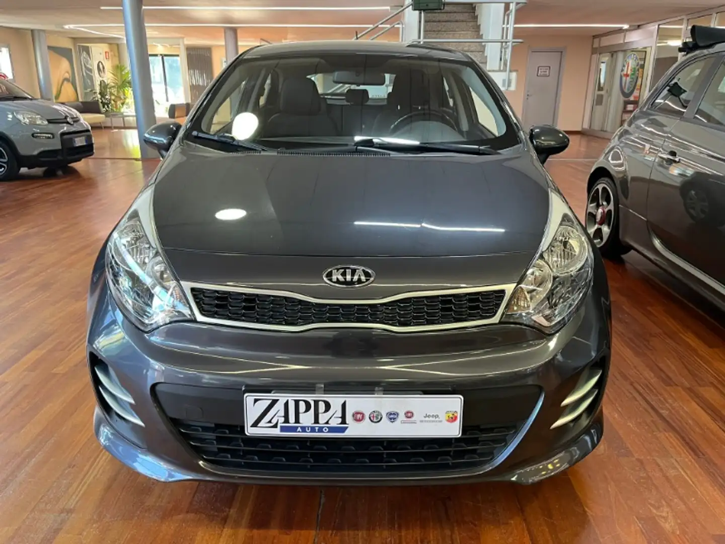 Kia Rio 1.1 CRDi 5p. Active Gris - 2