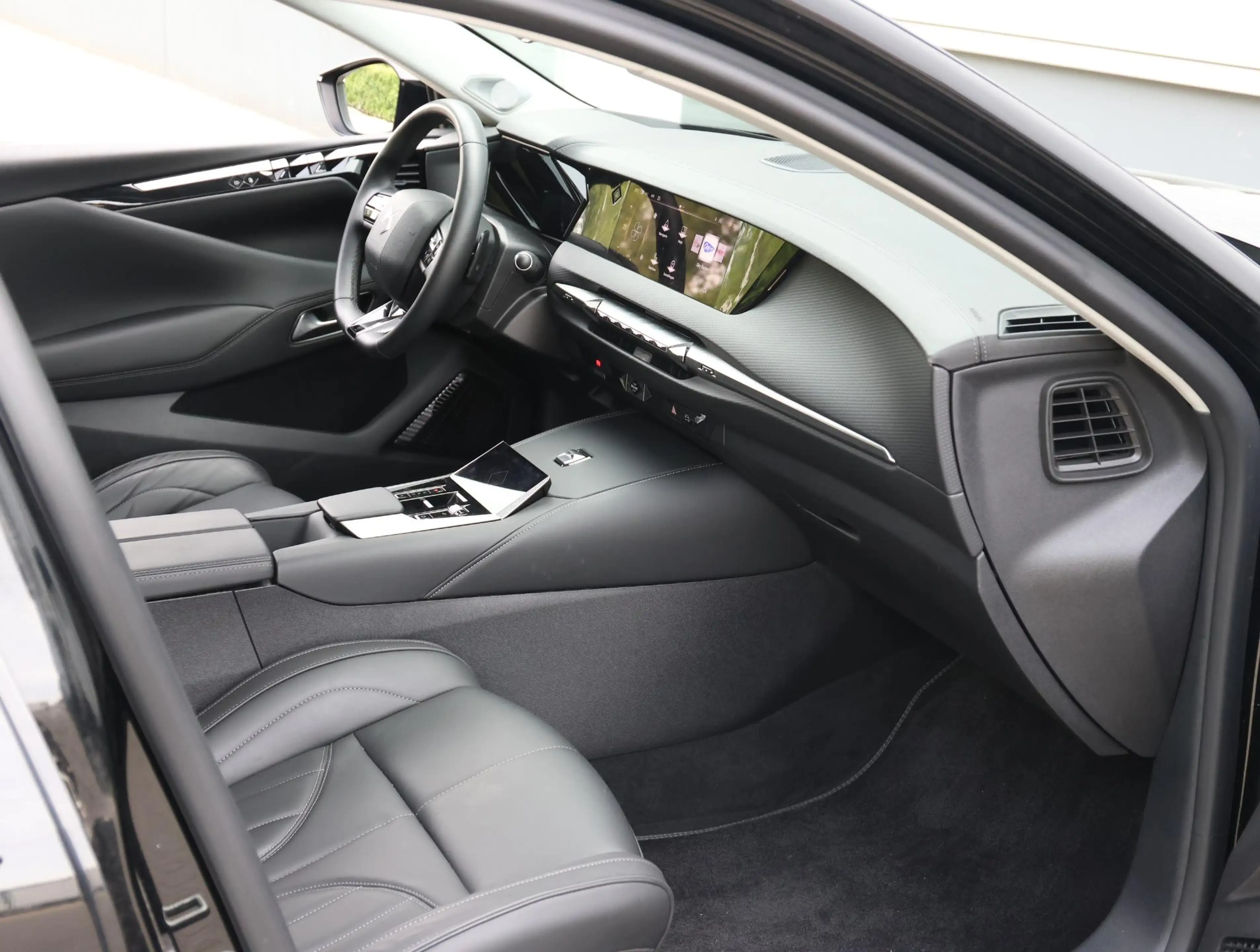 DS Automobiles DS 4 E-Tense 225pk Rivoli Cross | Schuif/kanteldak | Na — photo 10