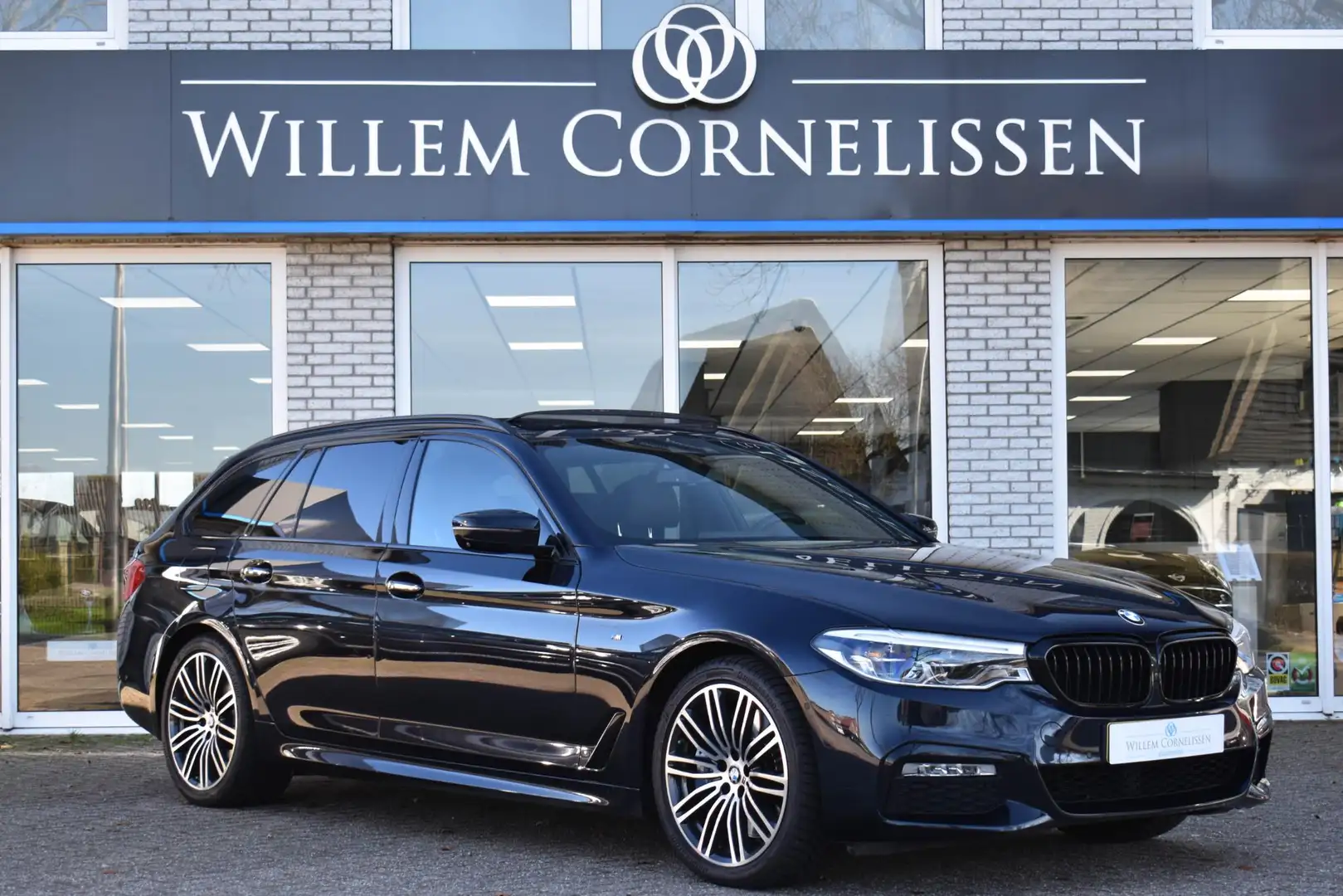 BMW 540 5-serie Touring 540i xDrive High Executive Pano Co Noir - 1