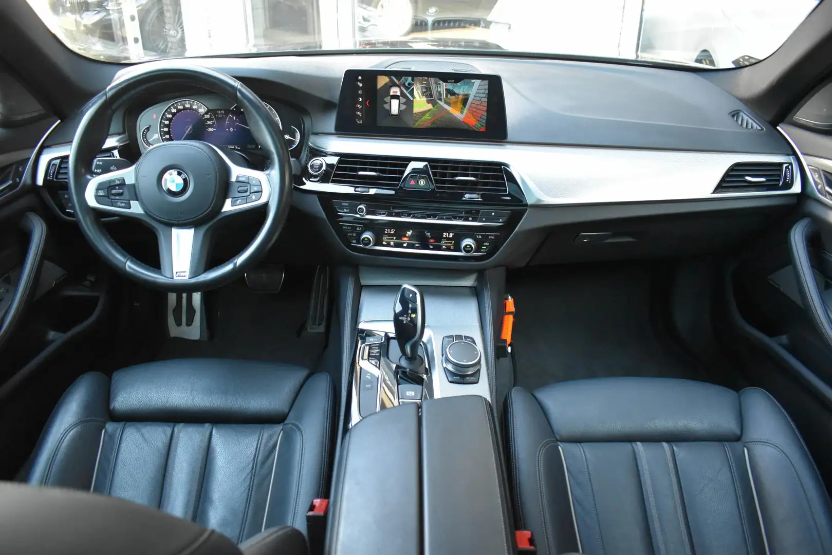 BMW 540 5-serie Touring 540i xDrive High Executive Pano Co Noir - 2