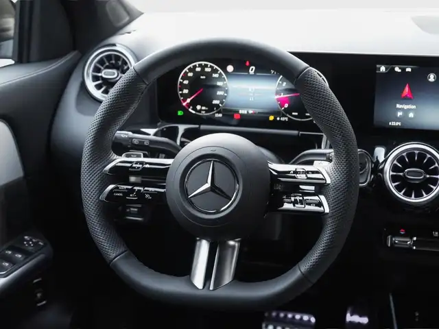 Mercedes-Benz Gla view 6