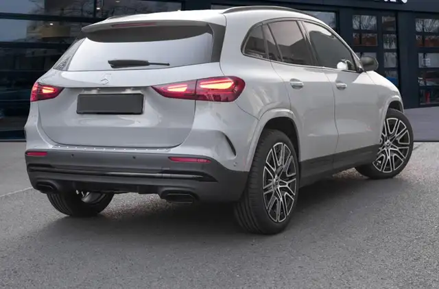 Mercedes-Benz Gla view 13