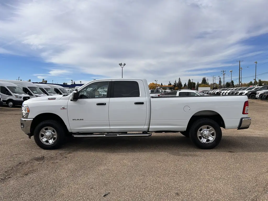 2024 RAM 3500 Big Horn Crew Cab — photo 4