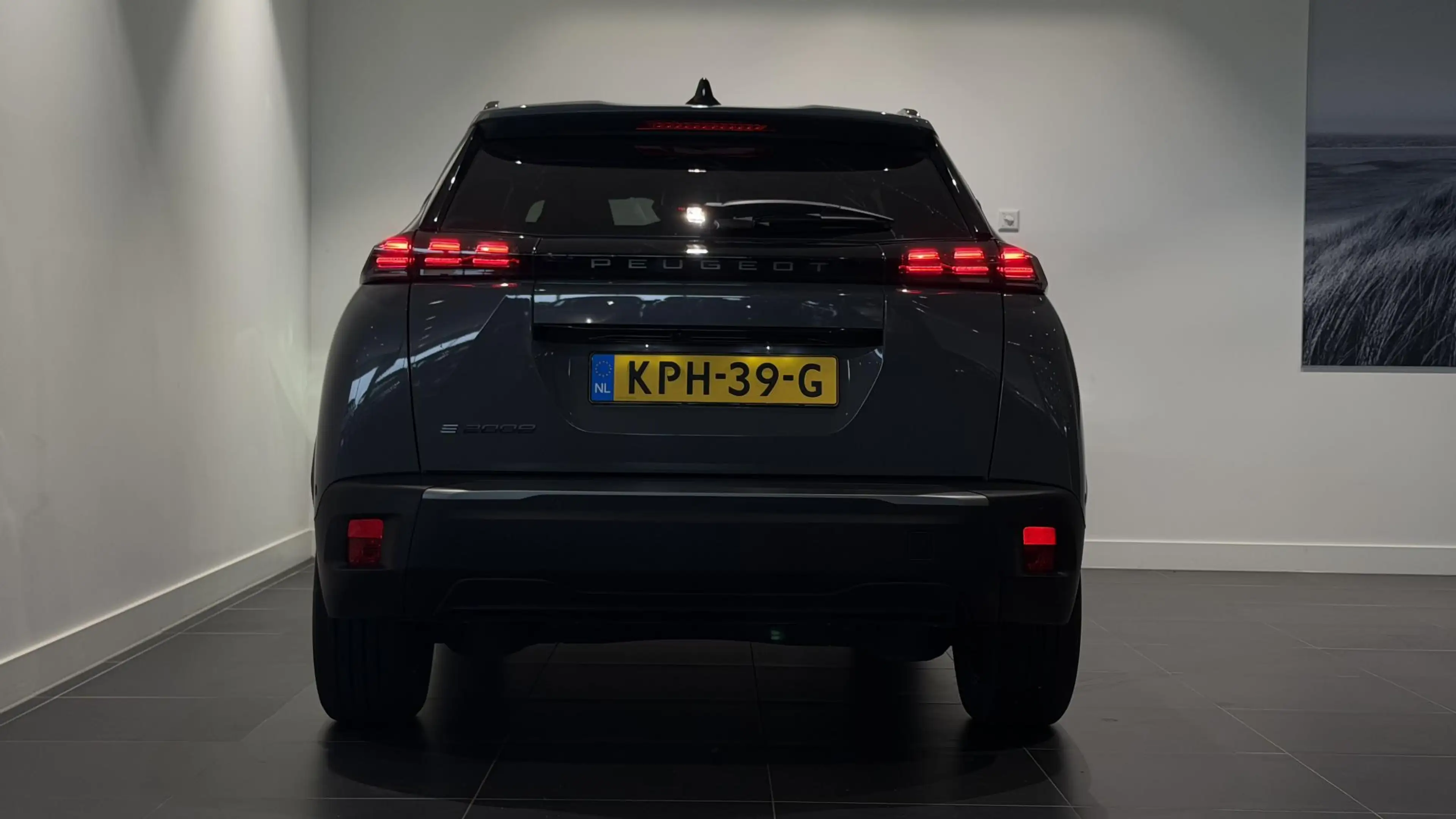 Peugeot e-2008 EV Allure 54 kWh l Navi l Parkeersensoren l Apple — photo 15