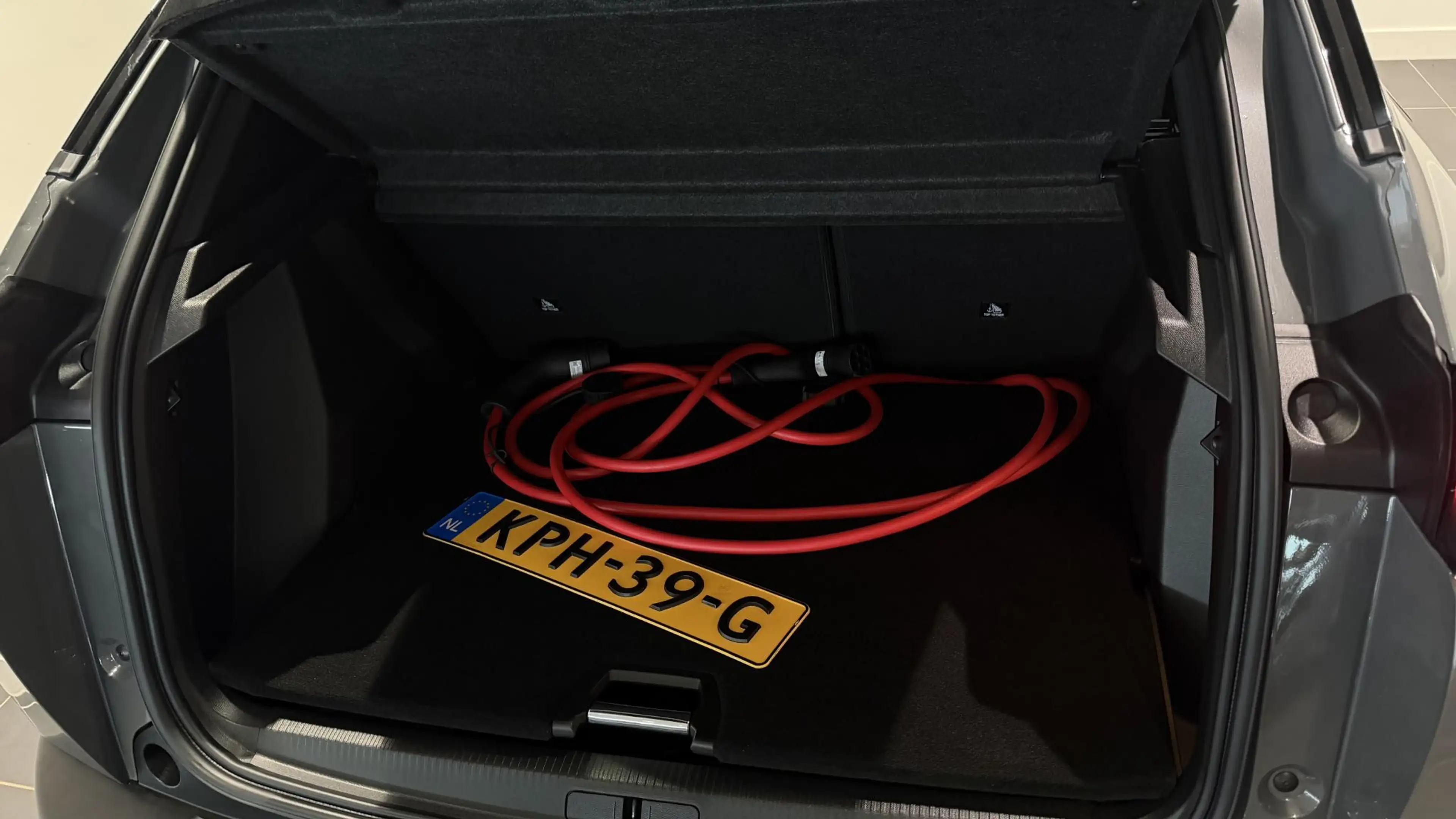 Peugeot e-2008 EV Allure 54 kWh l Navi l Parkeersensoren l Apple — photo 12