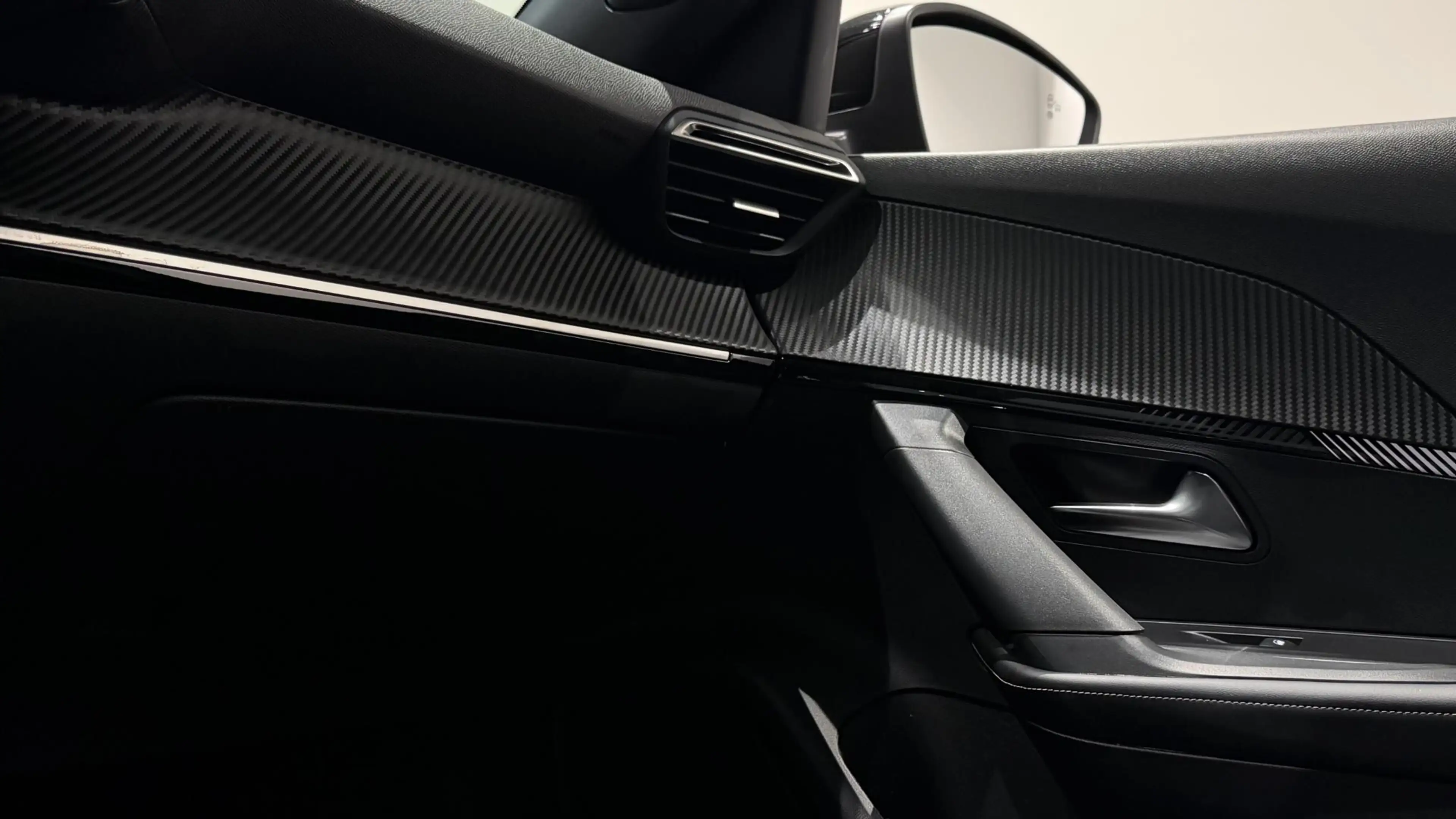 Peugeot e-2008 EV Allure 54 kWh l Navi l Parkeersensoren l Apple — photo 14