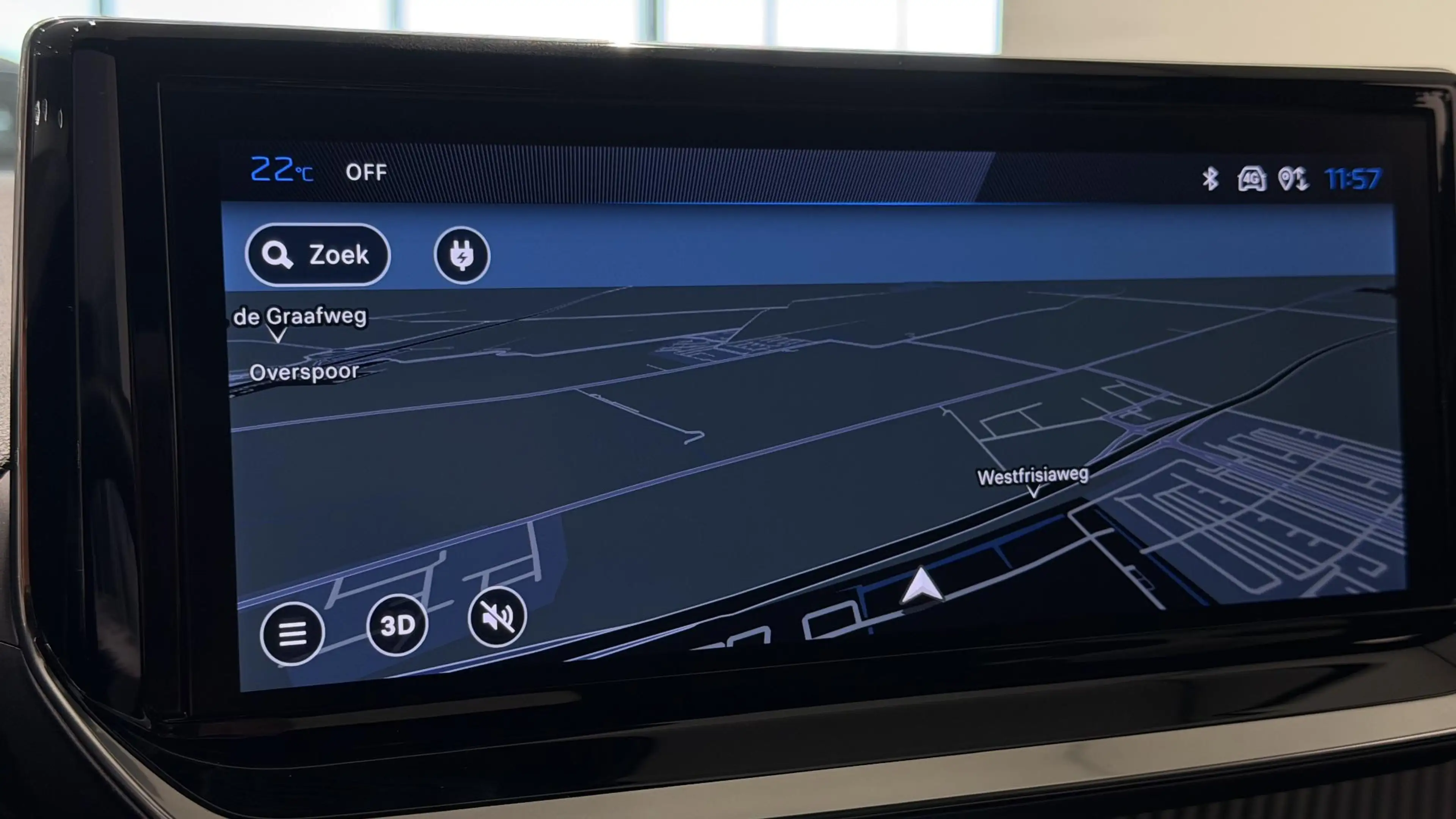 Peugeot e-2008 EV Allure 54 kWh l Navi l Parkeersensoren l Apple — photo 8