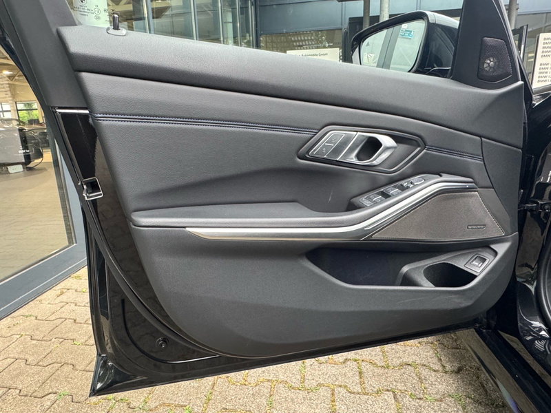 BMW 340 M340d xDrive Tou PANO H&K StHzg LASER DA-Pro AHK — photo 8