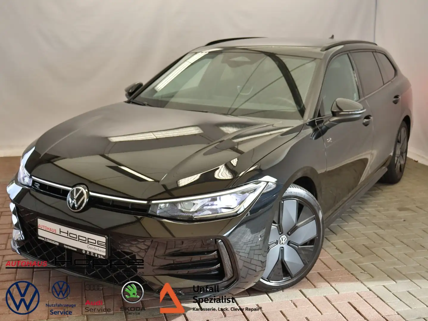 Volkswagen Passat Variant R-Line 2.0 TDI DSG+AHK+HEAD-UP+MATRIX+NAVI Schwarz - 1
