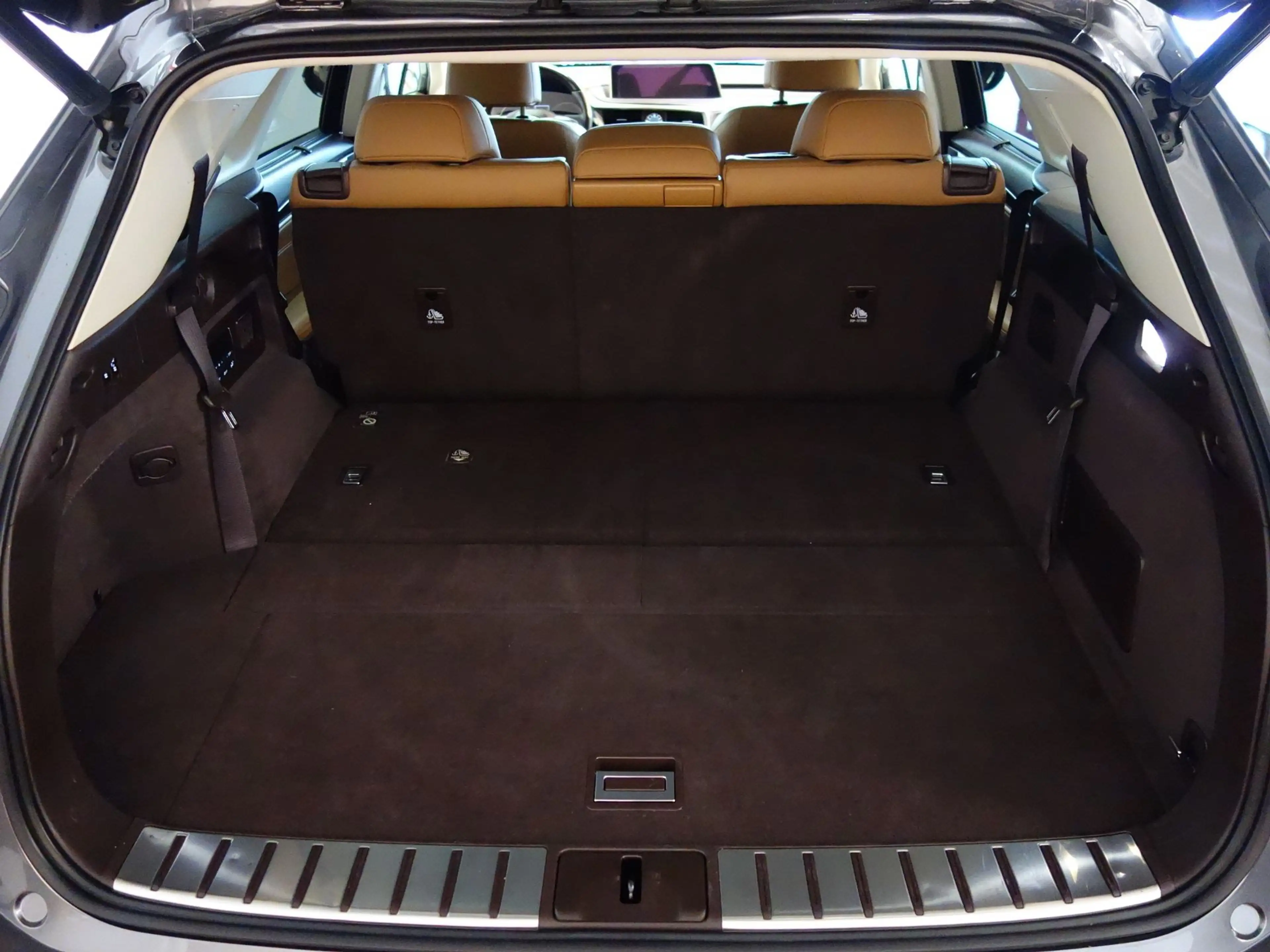 Lexus RX 450h L *HYBRID *ALLRAD *7-SITZER *PRESIDENT *GARANTIE — photo 10