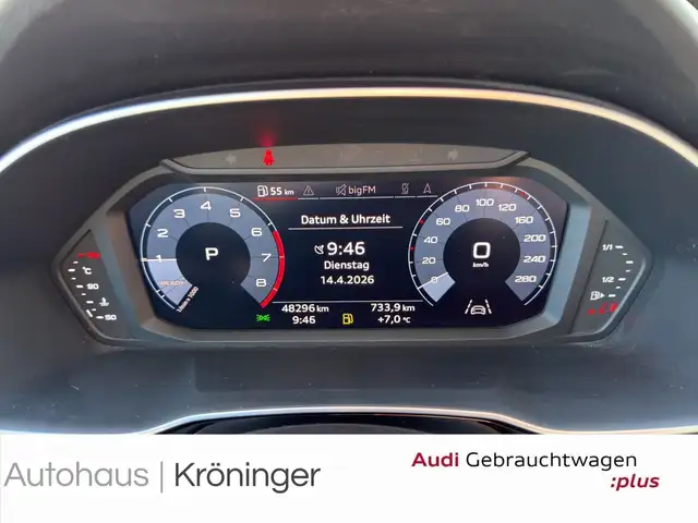 Audi Q3 view 12