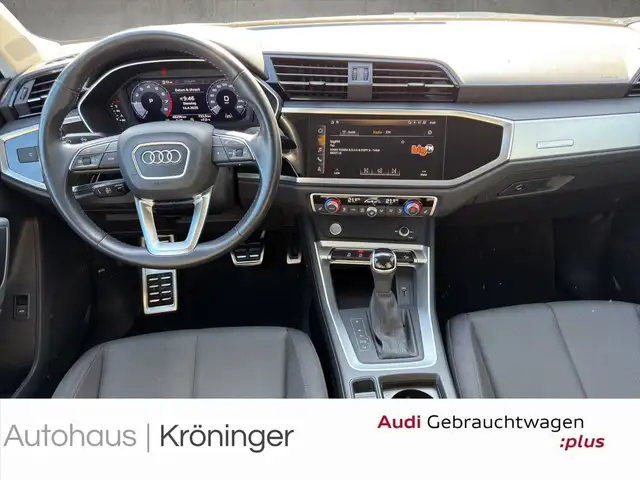 Audi Q3 view 13