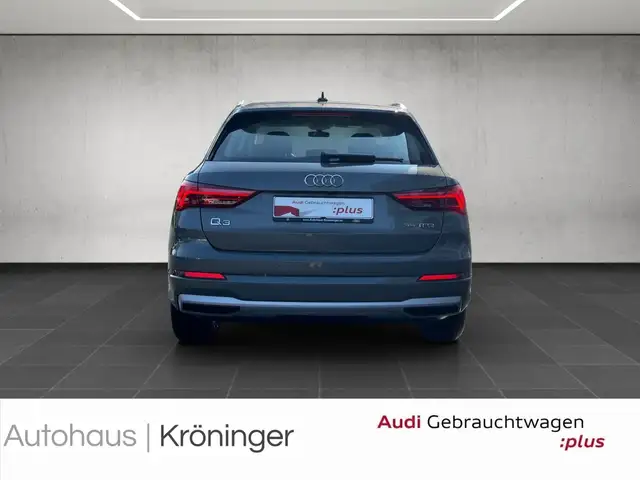 Audi Q3 view 6
