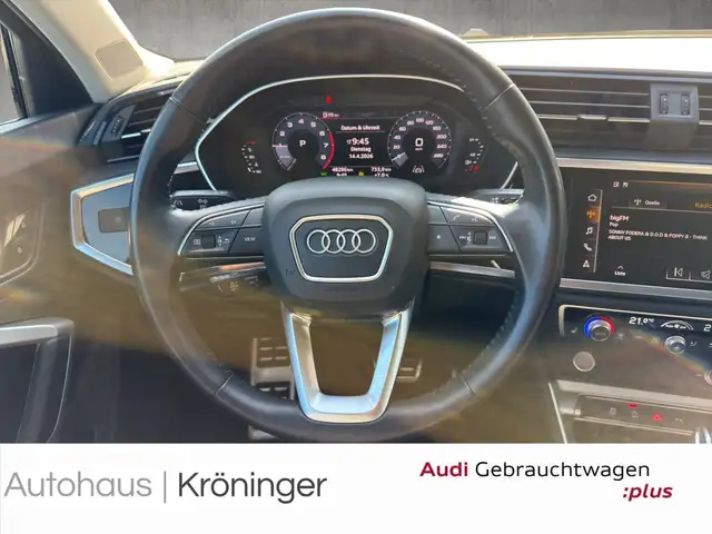 Audi Q3 view 11