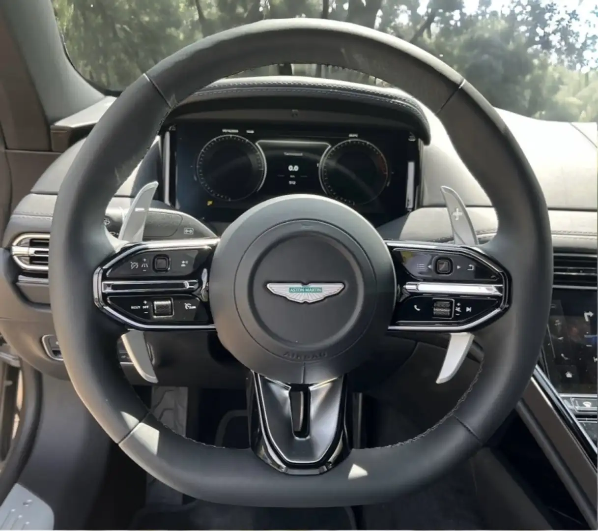 Aston Martin DB12 4.0 V8 Plateado - 2